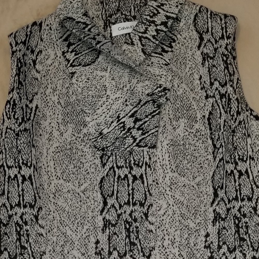 Dress - Picture 2 of 4